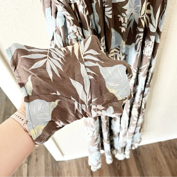 Torrid Romper Women's M L 10 00 Floral Gauze Walk Through Maxi Overlay Romper - Picture 7 of 11